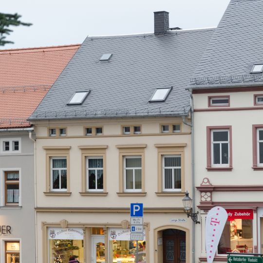 Wohnhaus in geschlossener Bebauung Lange Straße 2