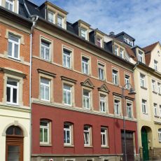 Mietshaus in geschlossener Bebauung Pulsnitzer Straße 9