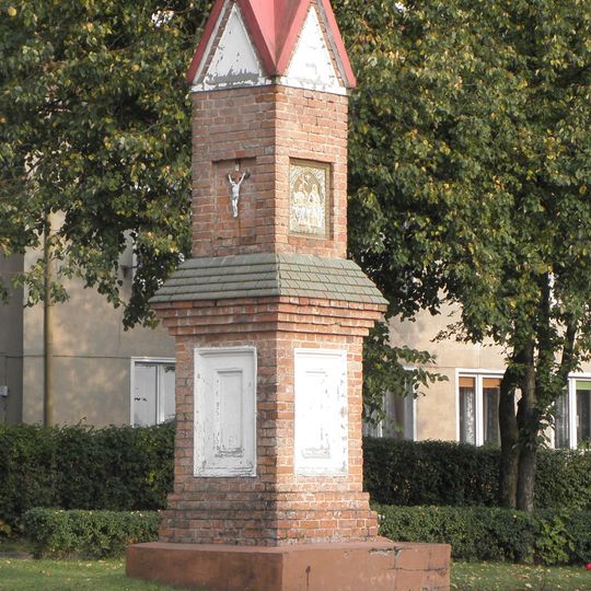 Kapliczka przydrożna w Biskupcu