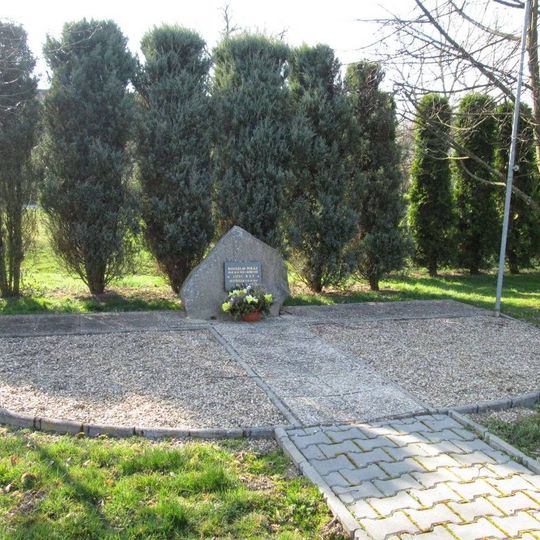 Pomník letce RAF v Bořetíně