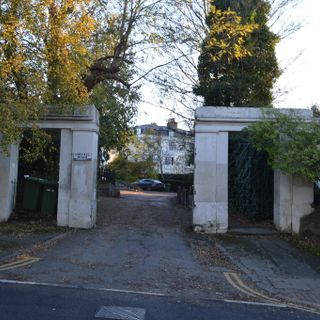 Entrance to Grove Hill Gardens, Grove Hill Gardens