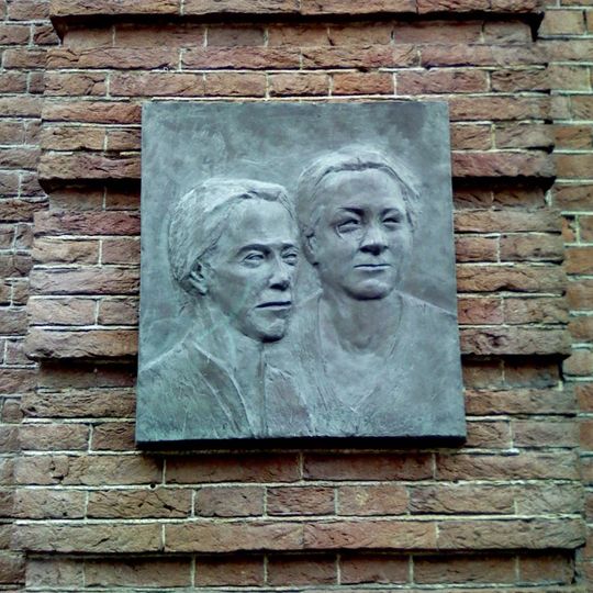 Plaquette voor Aaf Dell en Dieuw van Vliet