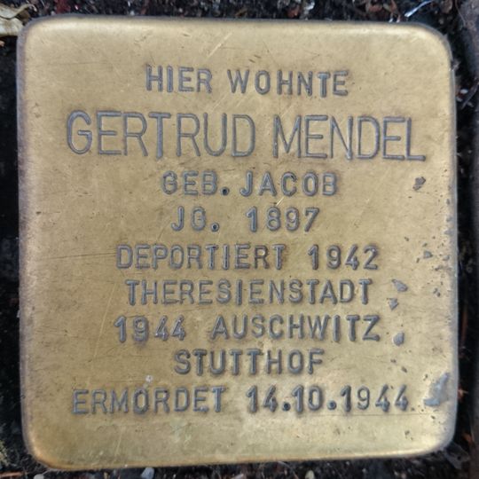 Stolperstein en memoria de Gertrud Mendel