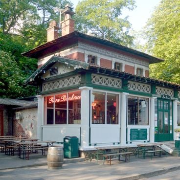 Tabernas e bares à beira da água em Paris