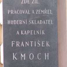 Pamětní deska Františka Kmocha na domě Kutnohorská 37/50 v Kolíně