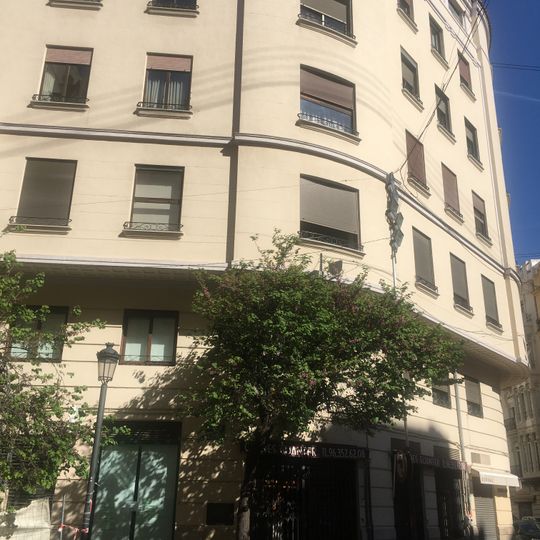 Edificio en calle Cirilo Amorós 71, Valencia