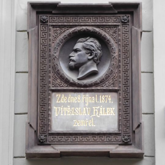 Pamětní deska Vítězslava Hálka v Praze