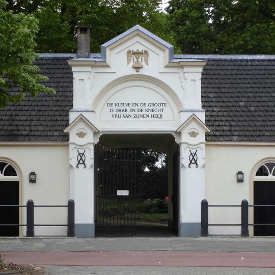 Poortgebouw Begraafplaats Bergweg