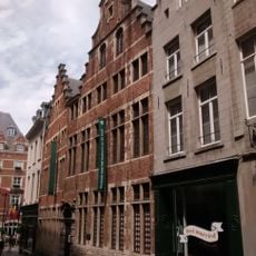 Fashion & Lace Museum