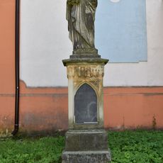 Socha Panny Marie v Kožlanech u kostela