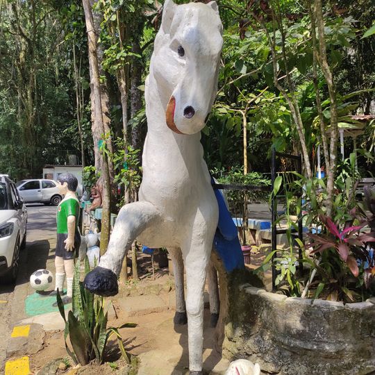 Escultura Naif - O Cavalo Branco