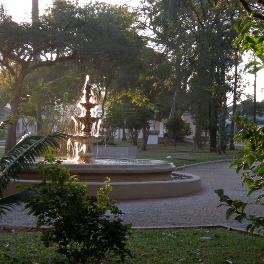 Fountain at Praça Barão do Rio Branco ‎