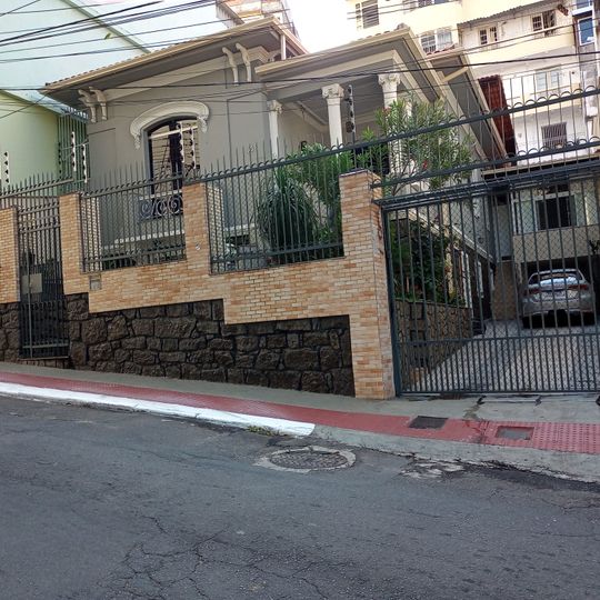 House at Rua Coronel Monjardim, nº 75