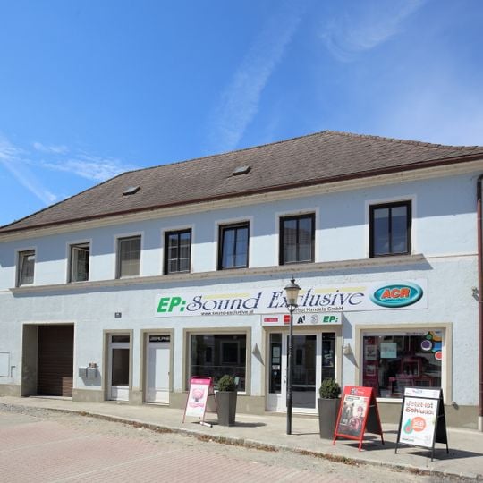 Geschäftshaus, ehem. Brauhausschupfen