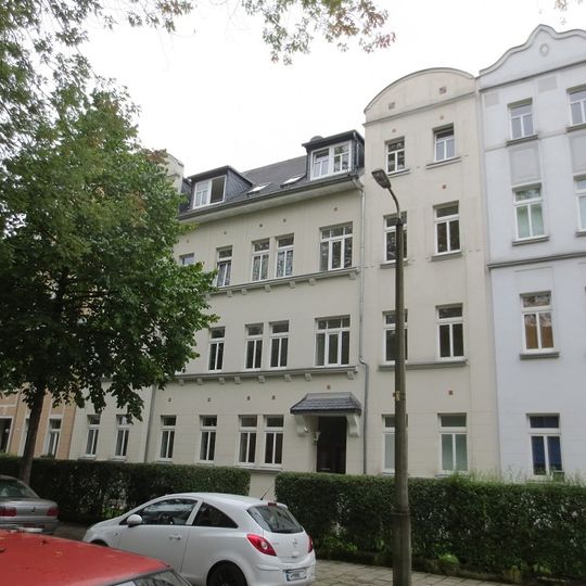 Mietshaus in geschlossener Bebauung Rößlerstraße 18c