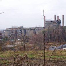 Silos and elevator tower of Cementownia Grodziec