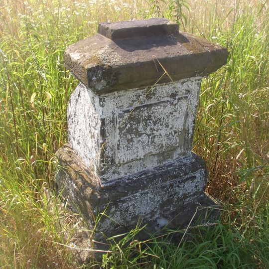 Kříž na rozcestí v Hrdlech