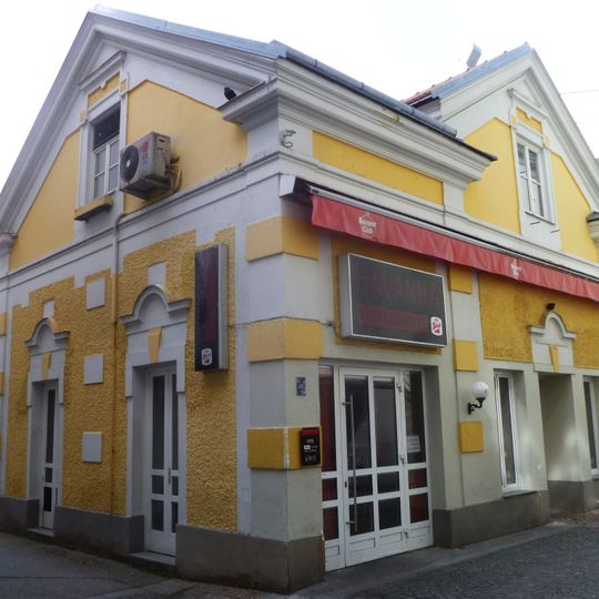 Wohn- und Geschäftshaus