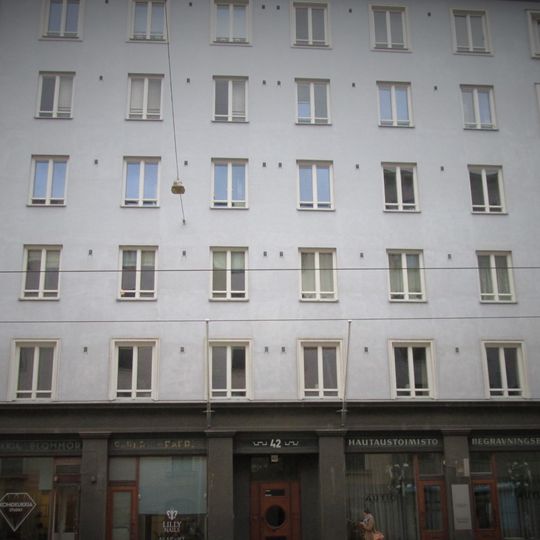 Runeberginkatu 42