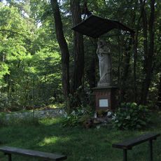 Socha sv. Panny Marie u silnice Velenka - Sadská