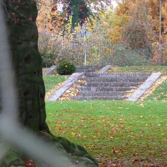 Vliek Castle: three stairs at southeastern side