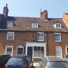 11-19, Castle Street