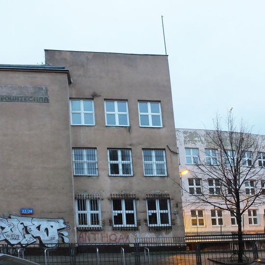 Budynek szkolny przy ulicy Różanej 22/24