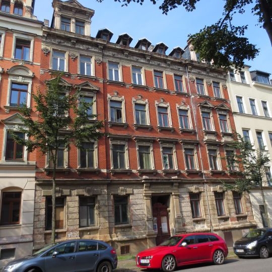 Mietshaus in geschlossener Bebauung Kanzlerstraße 43