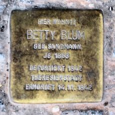 Stolperstein en memoria de Betty Blum