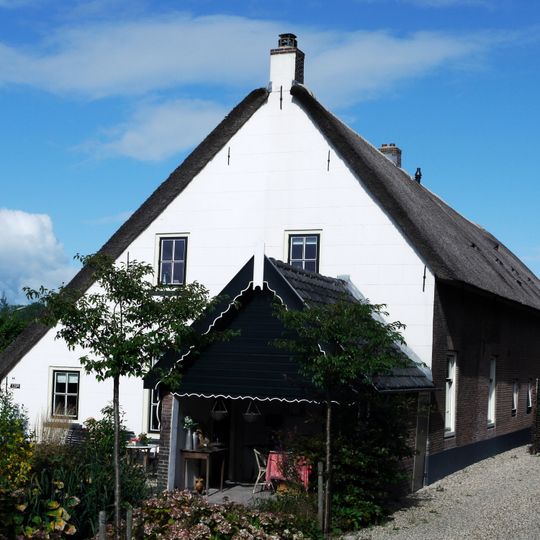 Boerderij met gepleisterde topgevel