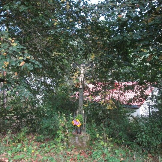 Kříž jižně od Drahoňova Újezdu