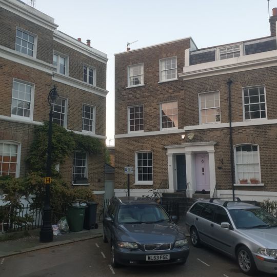 38, Hanover Gardens Se11