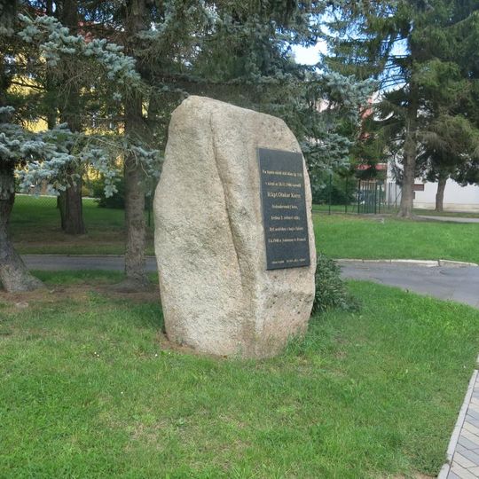 Pomník Otakara Korce v Nádražní ulici v Nejdku