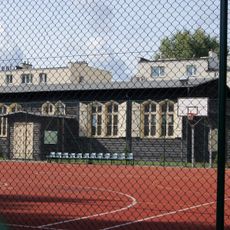 Sala gimnastyczna d. Gimnazjum Królewskiego z urządzeniami do ćwiczeń