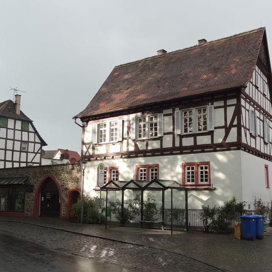 Heinrich-Neeb-Straße 16