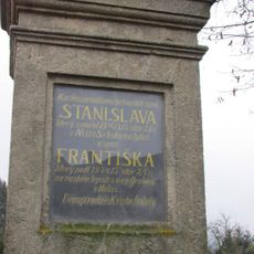 Kříž proti bývalé škole ve Svépravicích