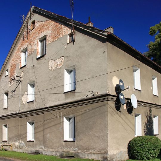 Dawny budynek gospodarczy dworu Ludwikówka, obecnie dom w Pszczynie