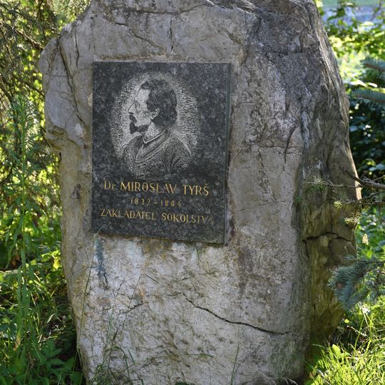 Pomník Miroslava Tyrše v Bílovicích nad Svitavou
