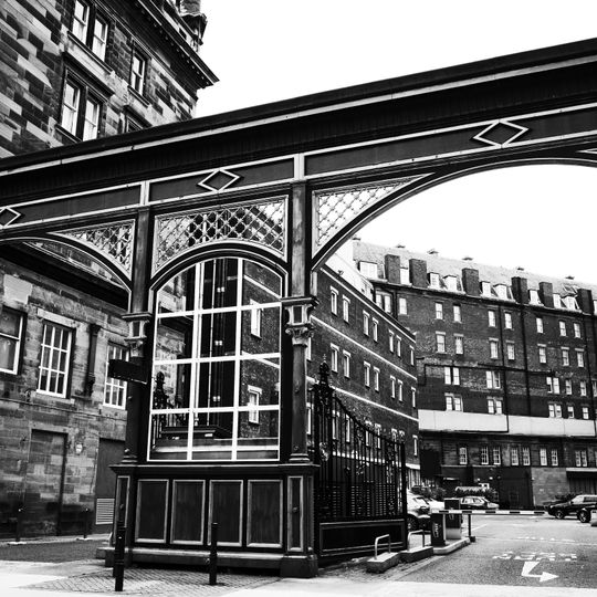 Edinburgh, Rutland Street, Princes Street Station, Screen Entrance