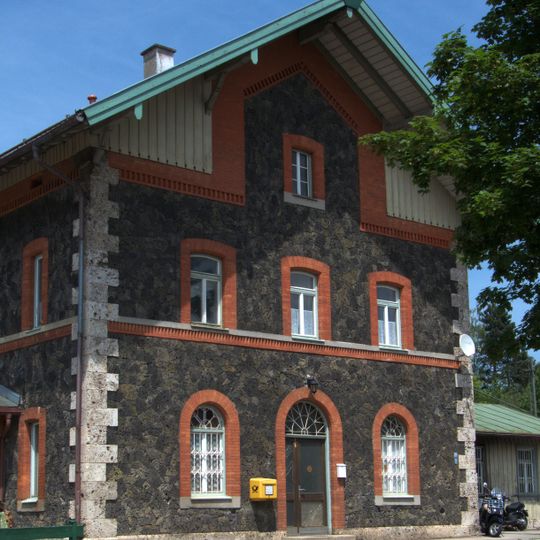 Bahnhofsempfangsgebäude