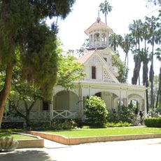 Queen Anne Cottage and Coach Barn