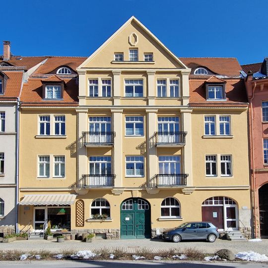 Wohnhaus in geschlossener Bebauung Schillerstraße 9