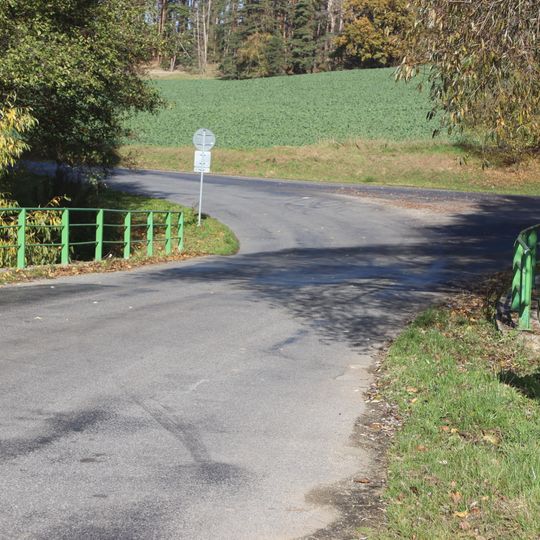 Most silnice III/35116 přes potok Lubí