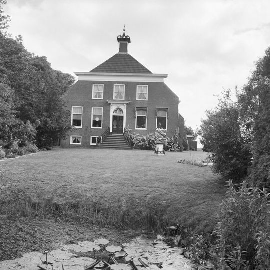 Hoofdweg 4, Zuurdijk