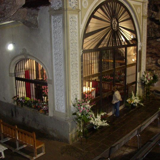 Santuario de la Cueva Santa