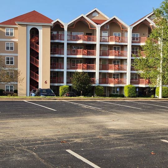 Grand Crowne Resort
