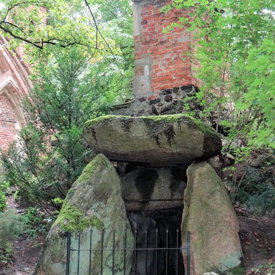 Grota Sybilli in Arkadia Park