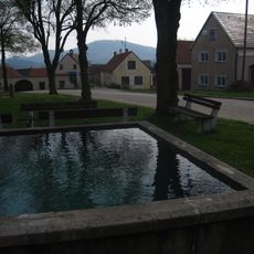 Sloup se sochou svatého Jana Nepomuckého