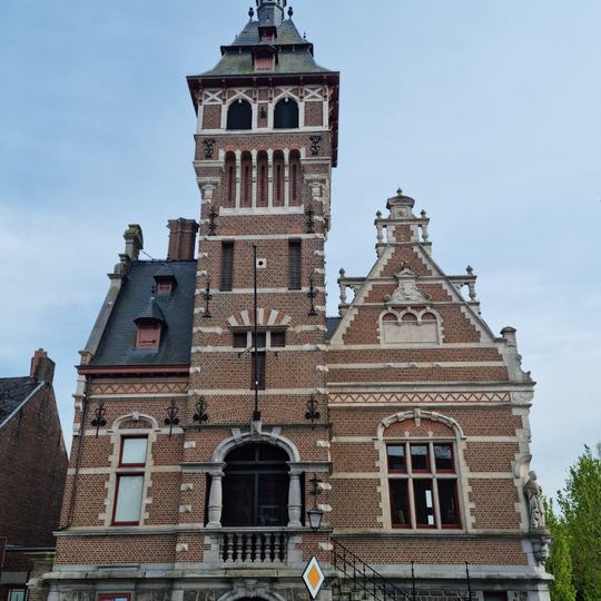 Gemeentehuis van Emblem