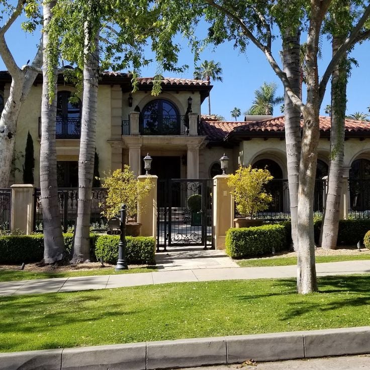 Beverly Hills - The Flats